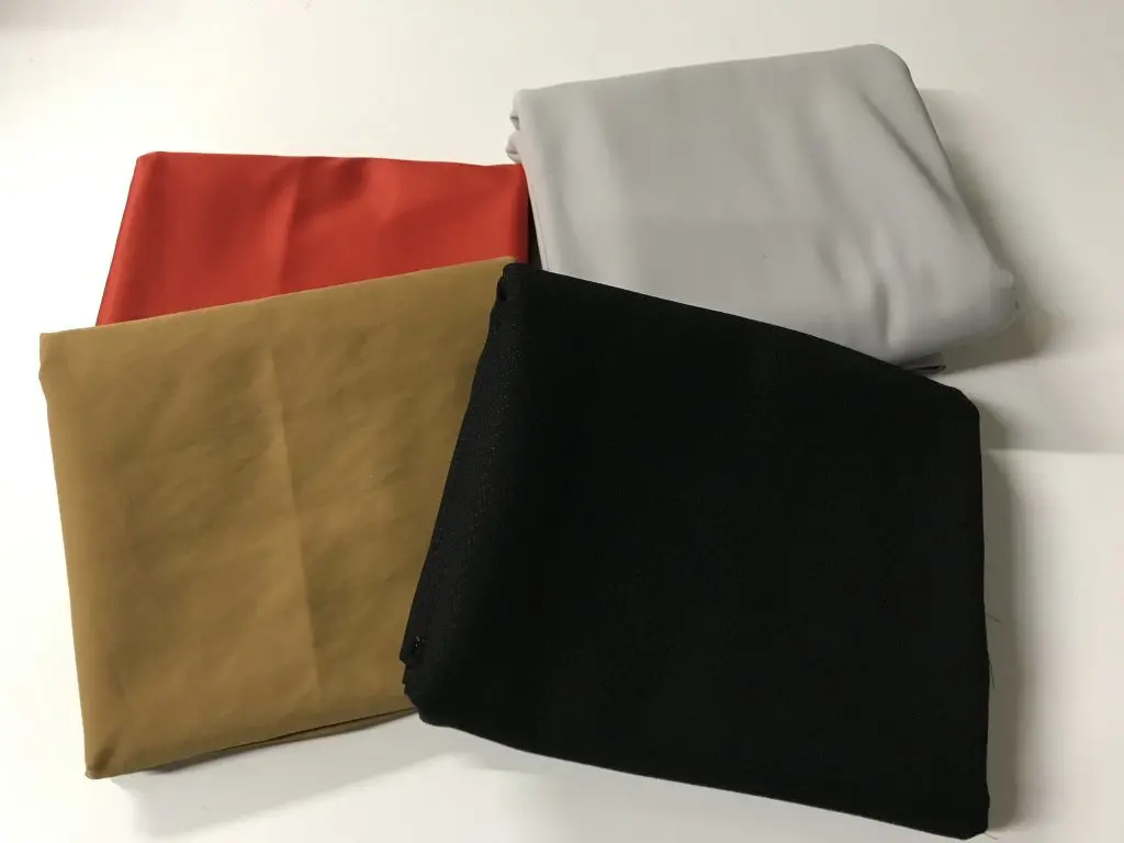 明日はハギレセールです！