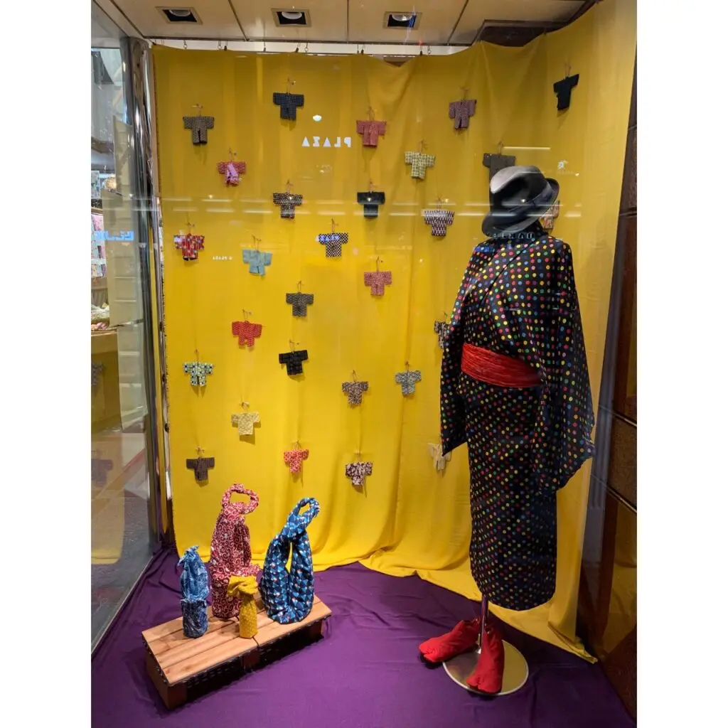 四条店　９月ショウウィンドウディスプレイ