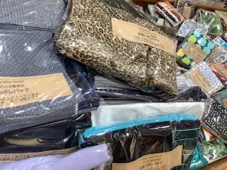 明日はハギレセールです♩