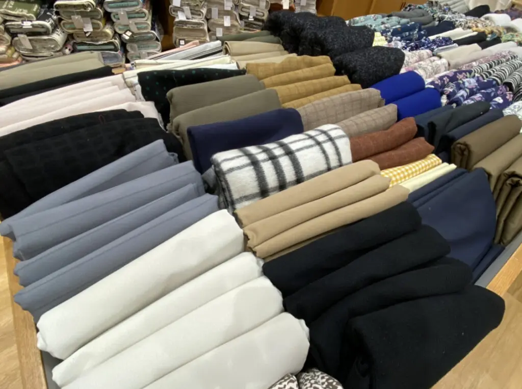 【特別開催】明日10/2はハギレセール！！