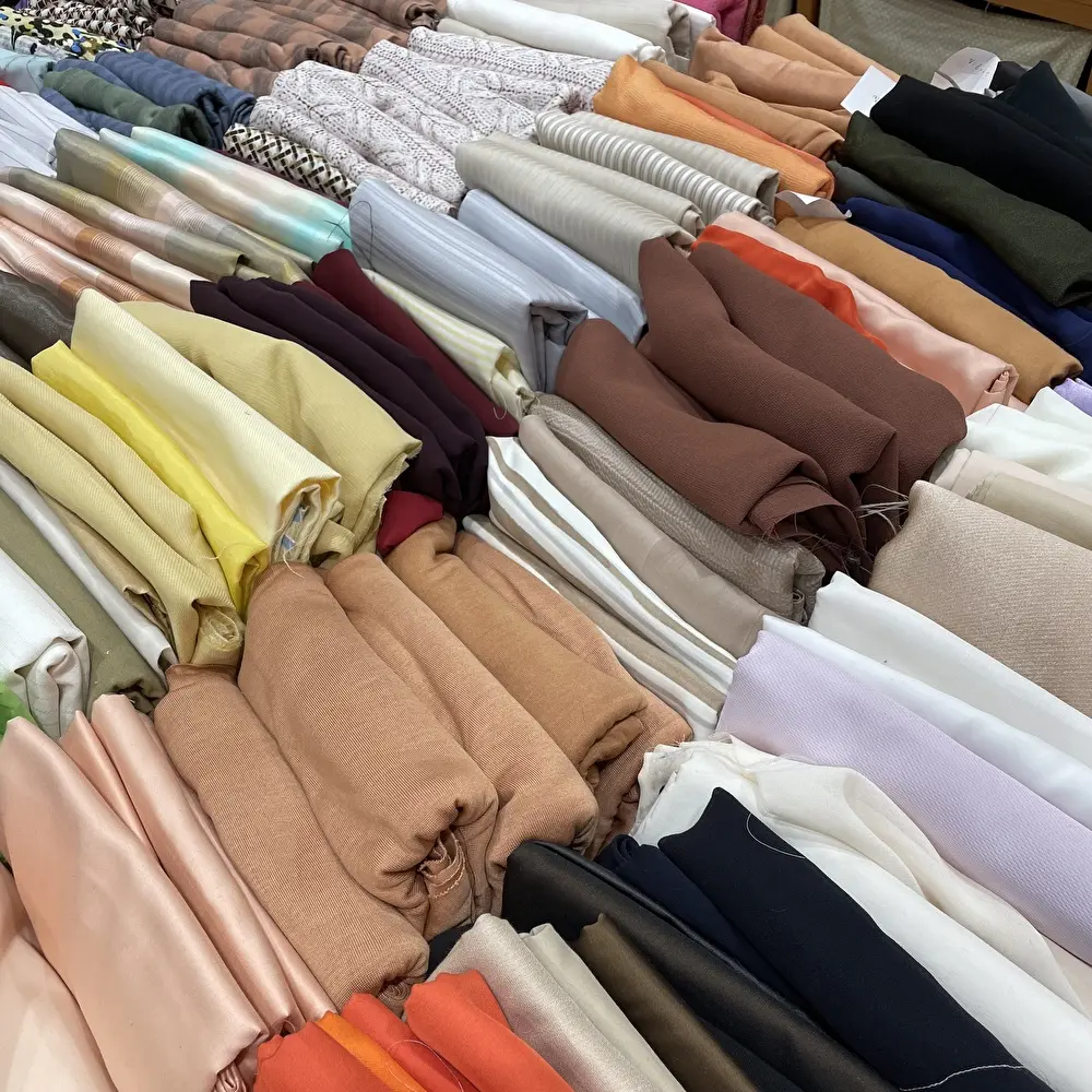 明日はハギレセール！