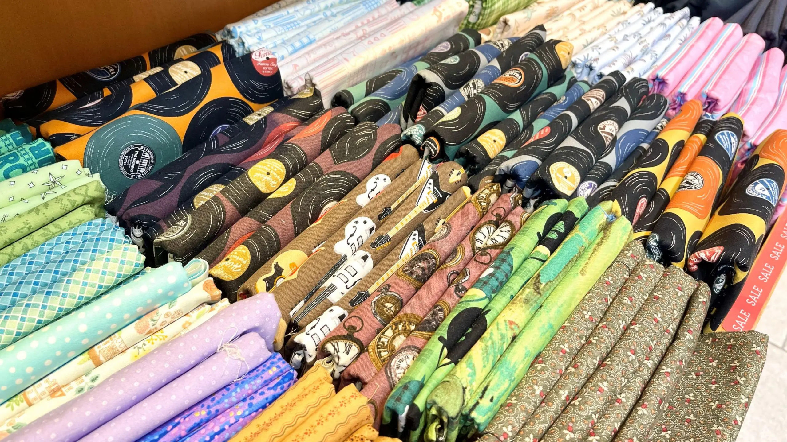 明日は寺町店のハギレセール！