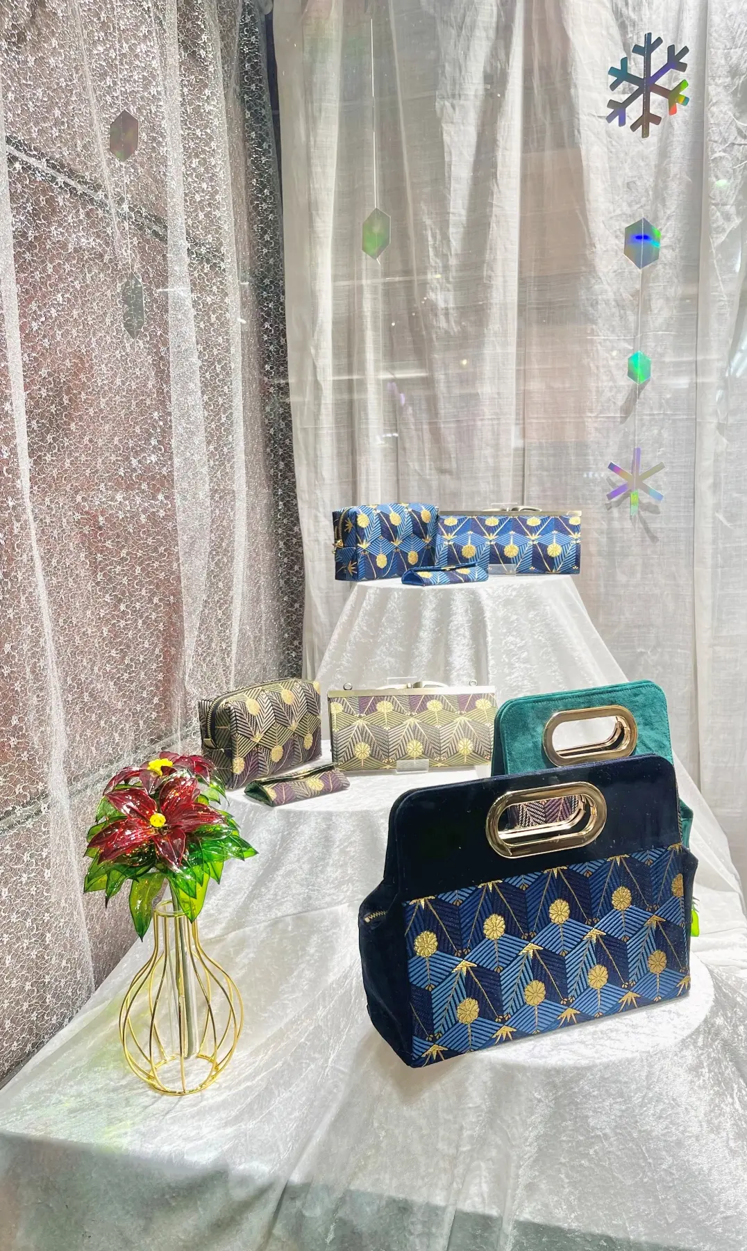 《12月》金襴ディスプレイが新しくなりました！