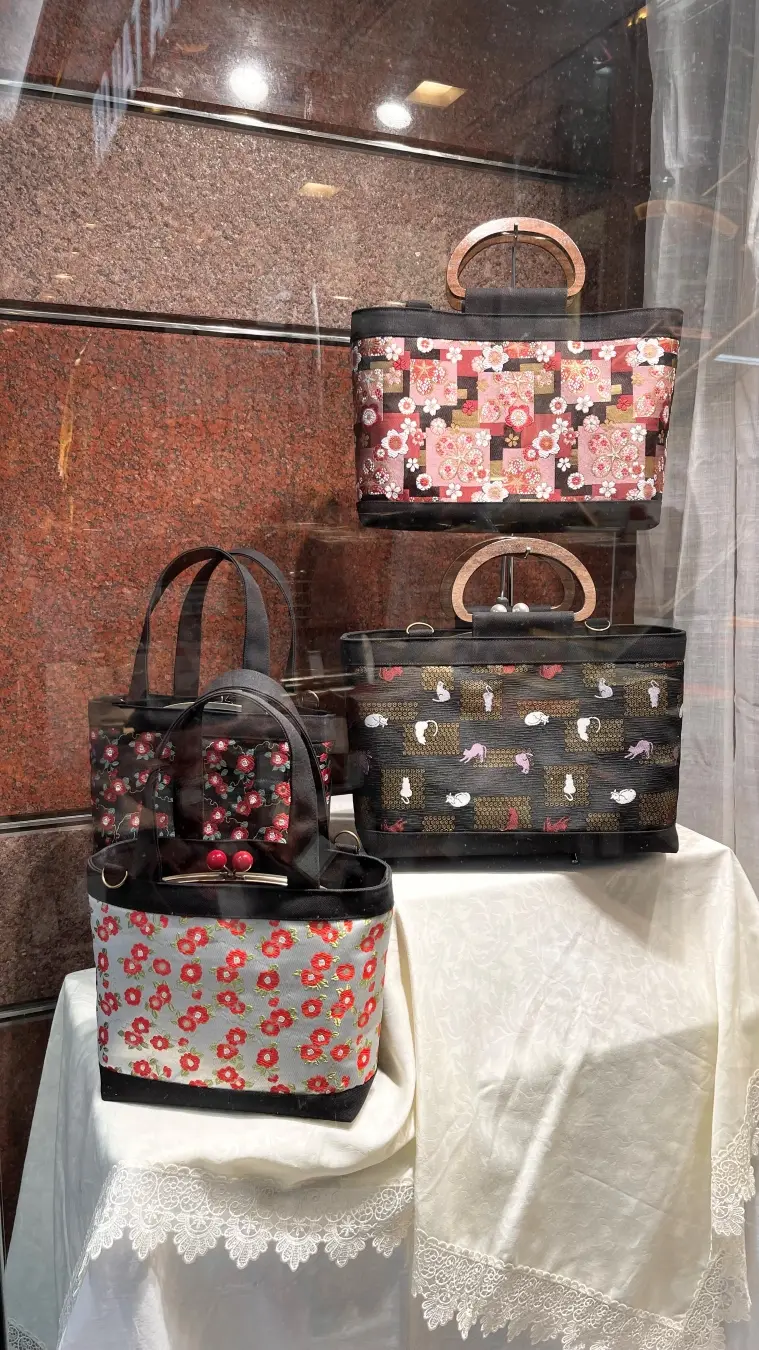 《２月》金襴ディスプレイが新しくなりました！