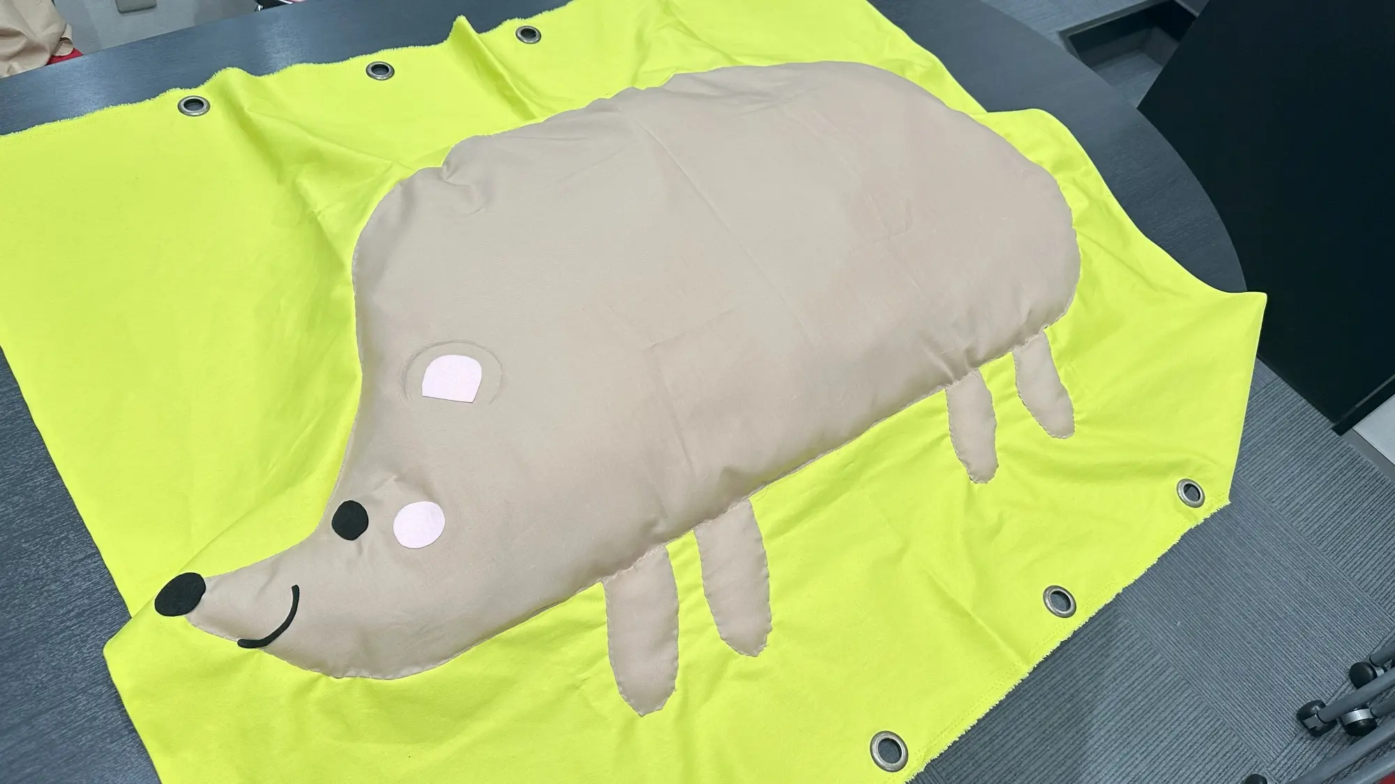 こどもちずカップにタペストリーの提供をしました