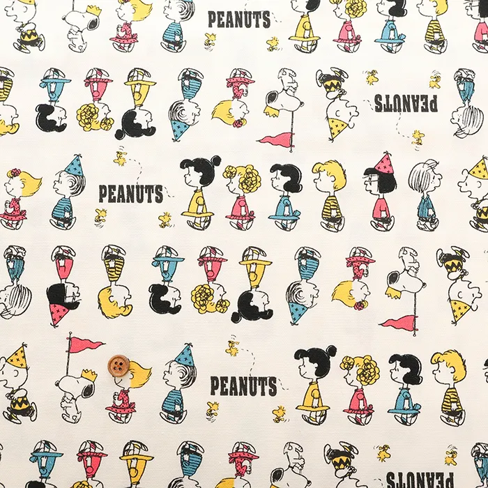 コットンオックスプリント生地　スヌーピー　パレード