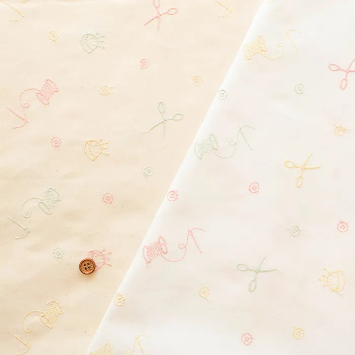 Petite Pique　コットンキャンブリック刺繍生地　ソーイング
