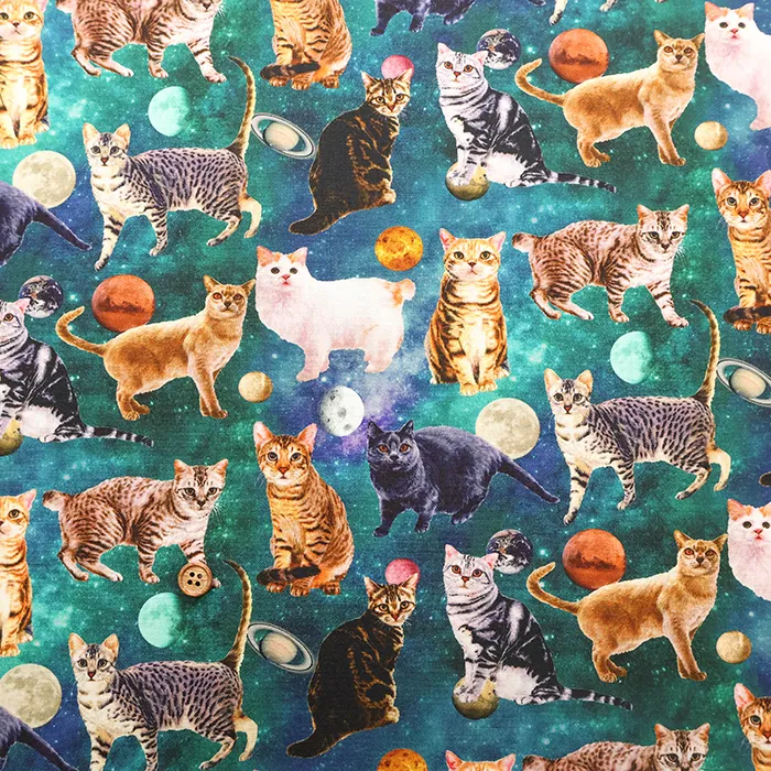 コットンシーチングインクジェットプリント生地　nora.　宇宙ねこ