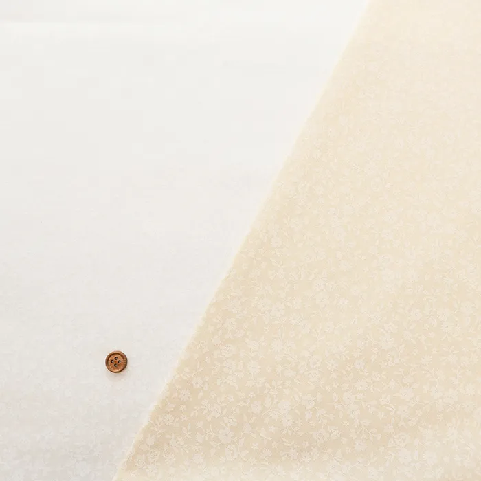 コットンシーチングラッカープリント生地　フラワー