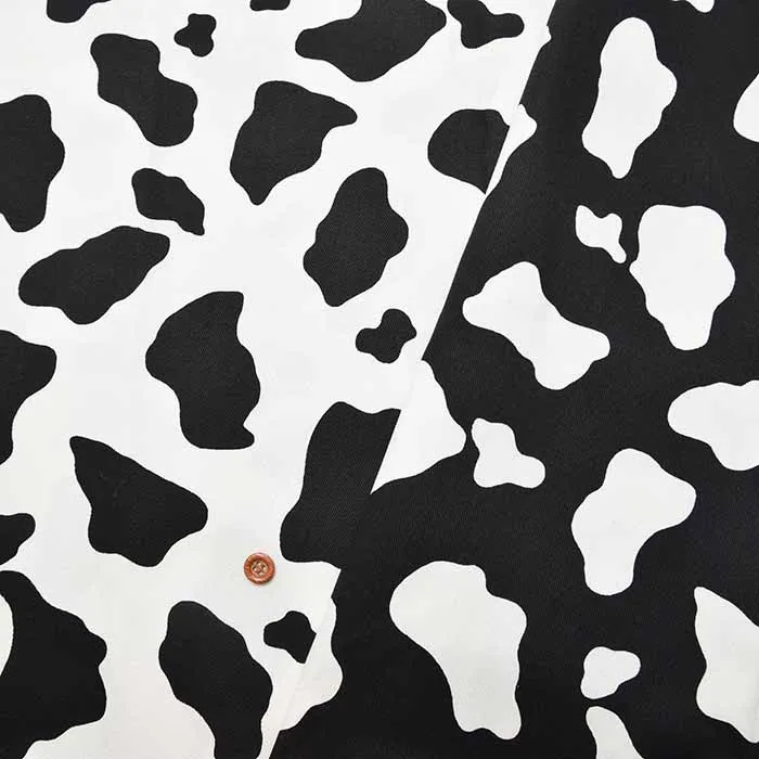 コットンツイルプリント生地　ウシ柄