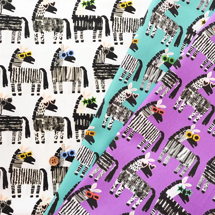 コットンブロードプリント生地　ひょうきんゼブラ