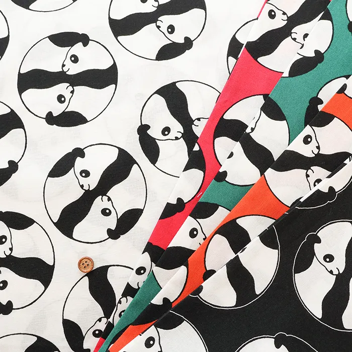 コットンシーチングプリント生地　パンダ