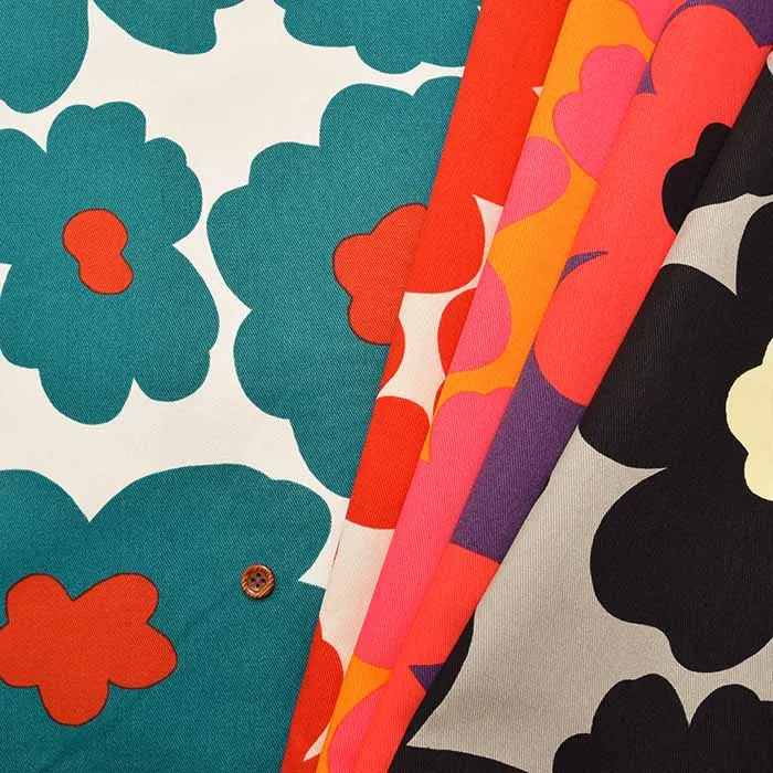 コットンツイルプリント生地　北欧風フラワー