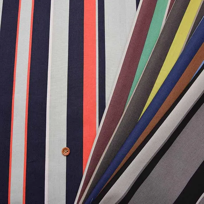 コットン50ブロードプリント生地　レジメンタルストライプ