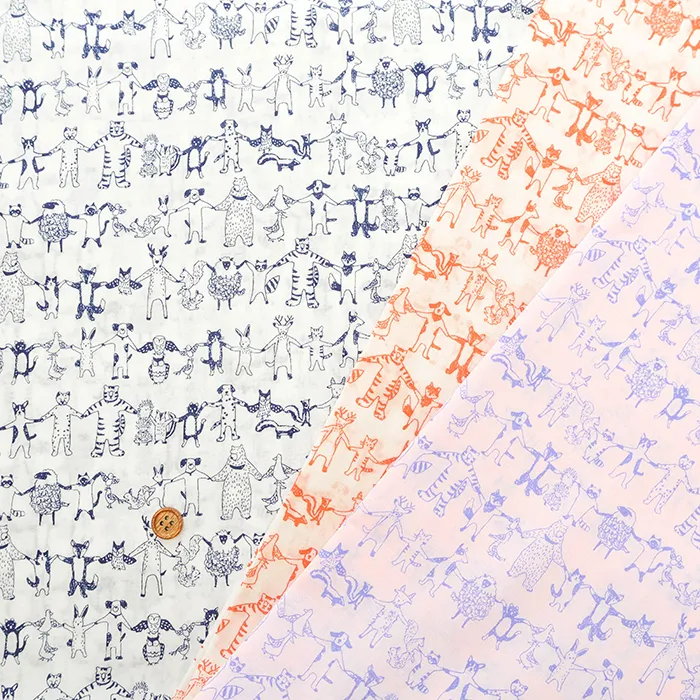 コットン60ローンプリント生地　仲良しアニマル