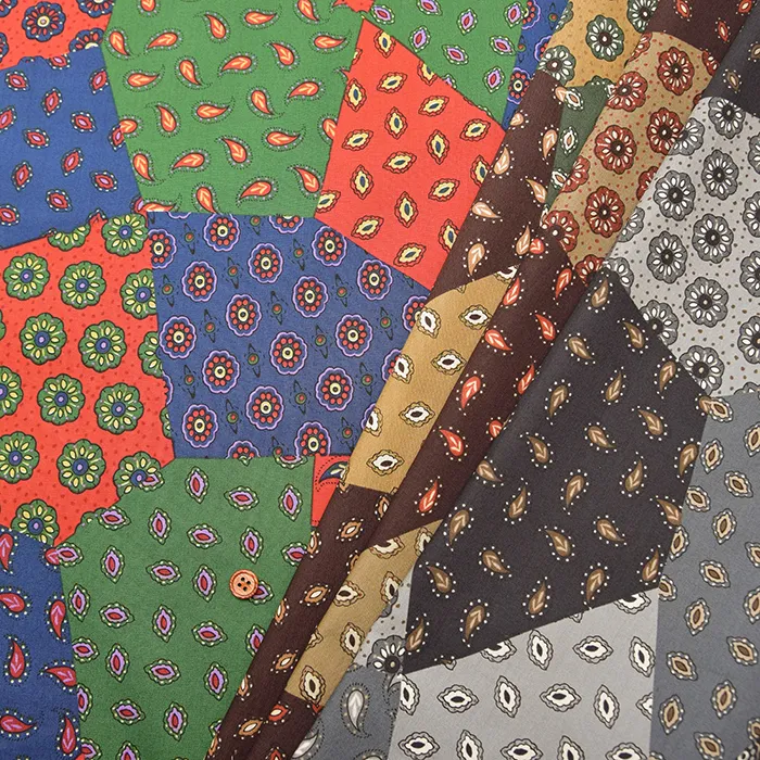コットンブロードプリント生地　ペイズリーパッチワーク