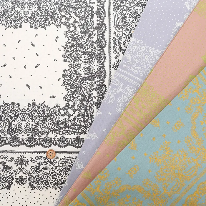 ムース加工　コットン40ブロードプリント生地　ペイズリー