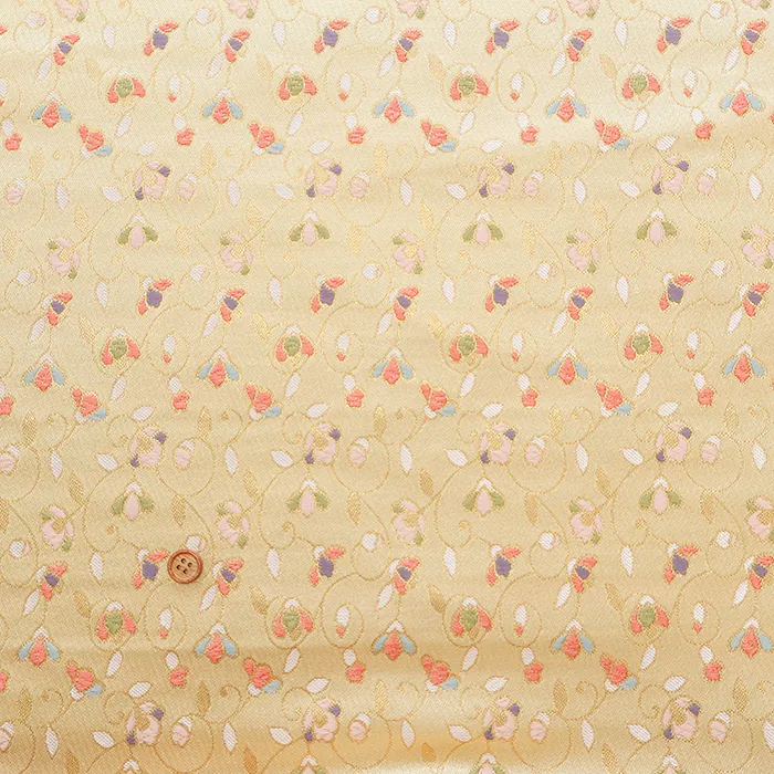 金襴　蔦唐草と花