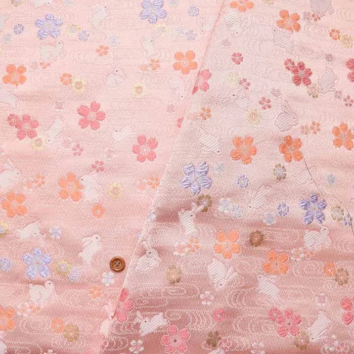 金襴　うさぎと桜