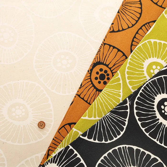 コットンオックスプリント生地　フラワー