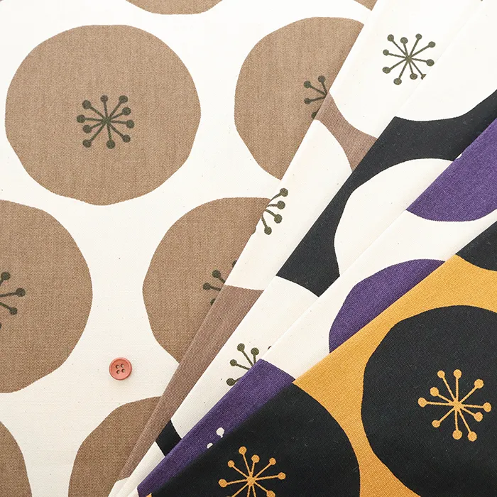 コットンオックスプリント生地　ドットフラワー