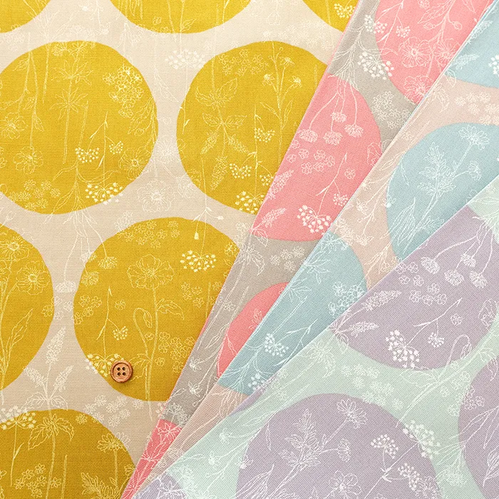 コットンオックスラッカープリント生地　フラワー