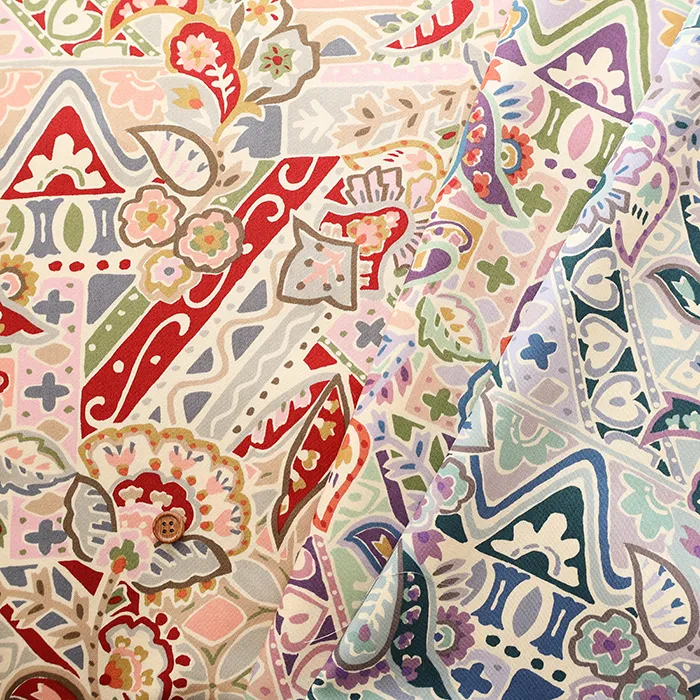 コットンシルエスサテンプリント生地　ペイズリー