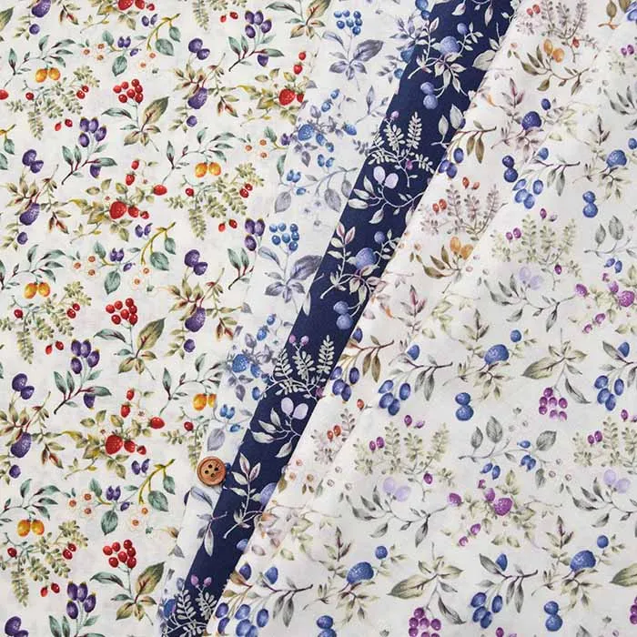コットンスケアプリント生地　ミックスベリー
