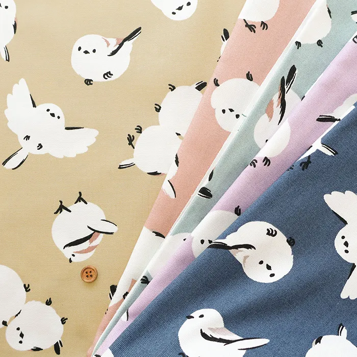 コットンオックスプリント生地　おおきいシマエナガ