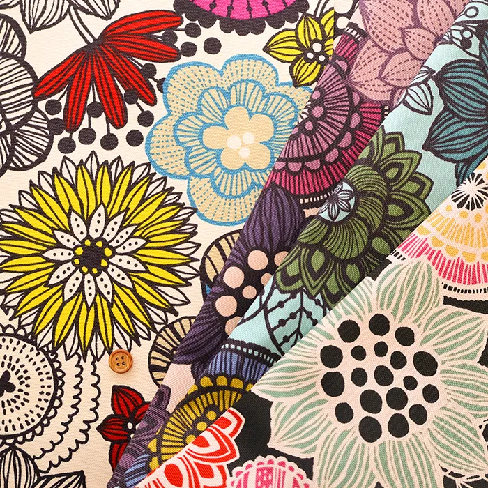 コットンオックスプリント生地　ポップフラワー