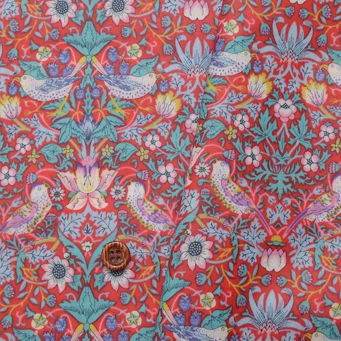 LIBERTYラミネート生地　Strawberry Thief