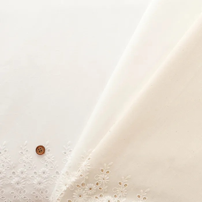 コットンキャンブリックボーダーレース生地