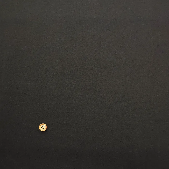 ポリエステルフォーマルブラック生地　無地