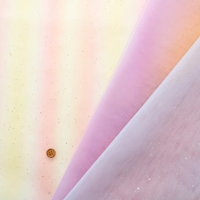 中国製　ナイロンレインボーチュール生地