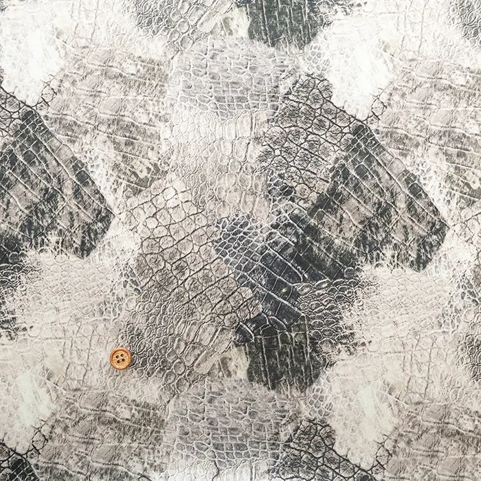 トルコ製　コットンデジタルプリント生地　アニマルパターン　クロコダイル