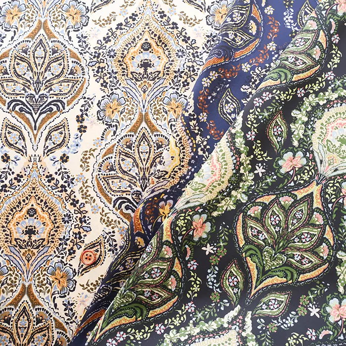 イタリア製　ポリエステルインクジェットサテンプリント生地　ペイズリーフラワー
