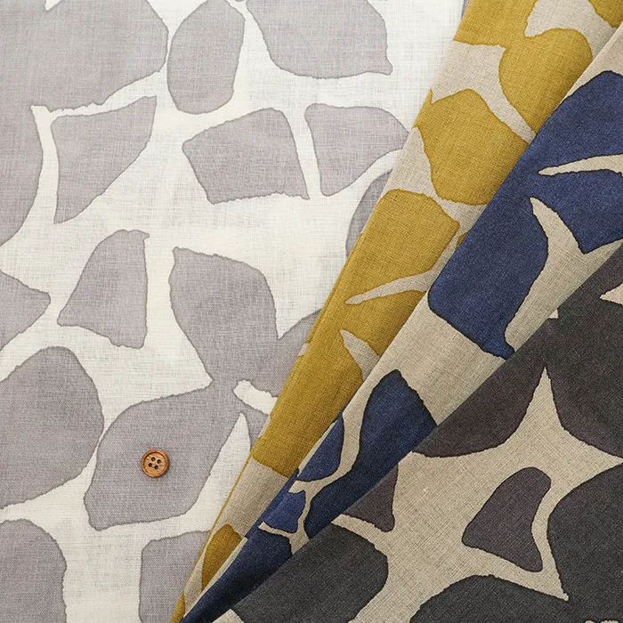 リネンシーチングプリント生地　フラワーモチーフ