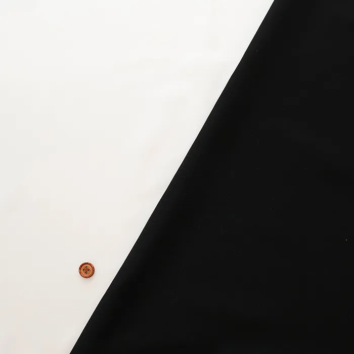 ポリエステルフェミニッシュサテン生地　無地