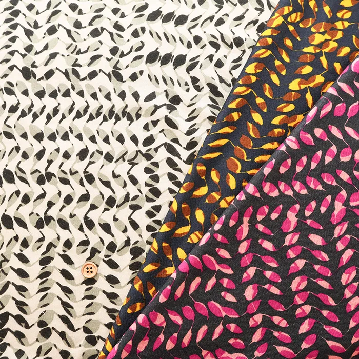 リヨセルニットプリント生地　リーフ