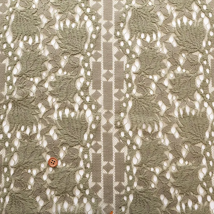 コードレース生地　ストライプフラワー