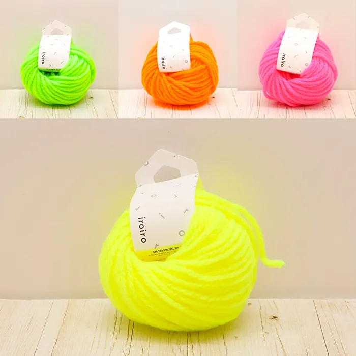 毛糸　DARUMA　iroiro Neon