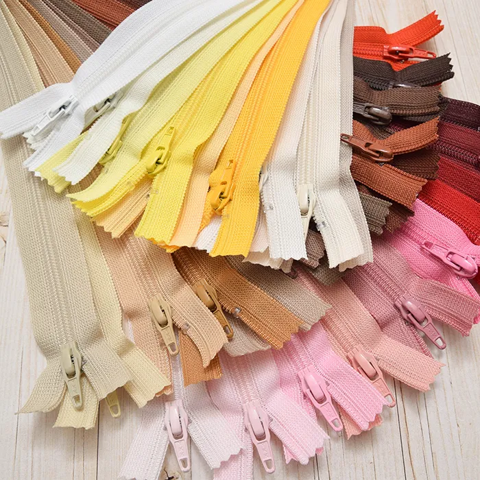 YKKフラットニットファスナー　20cm【暖色】