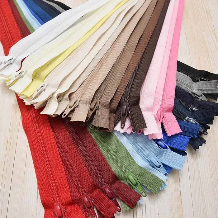 YKKフラットニットファスナー　30cm