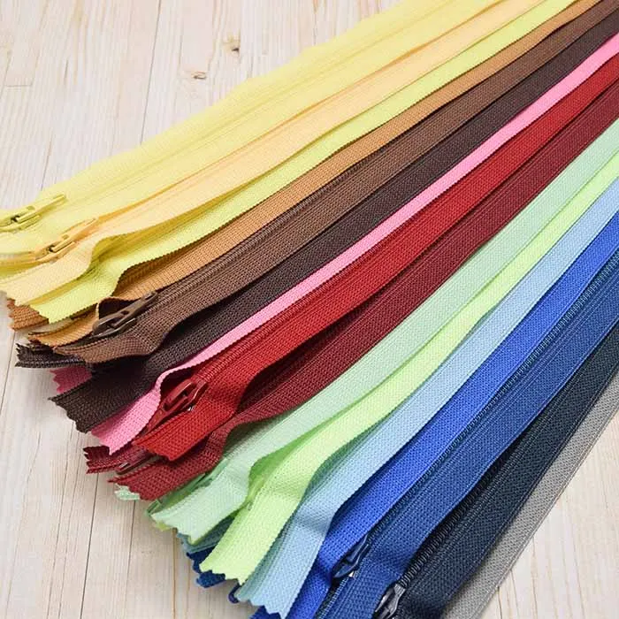 YKKフラットニットファスナー　60cm