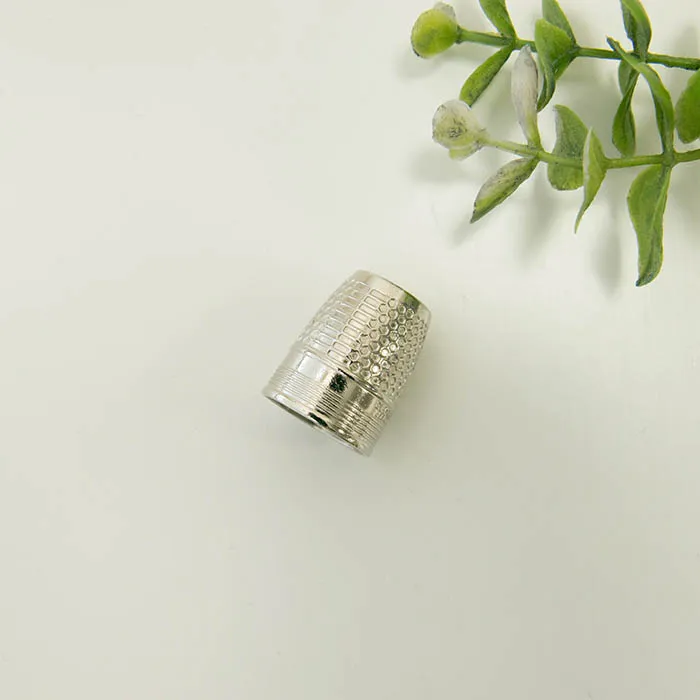 シンブル(縁付き)