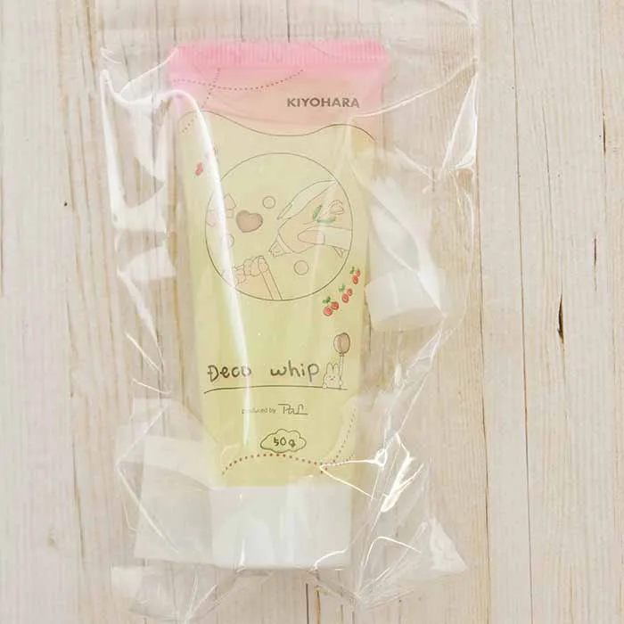 デコホイップクリアラメ　50g