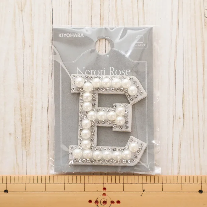 シールワッペン　パールアルファベット　E