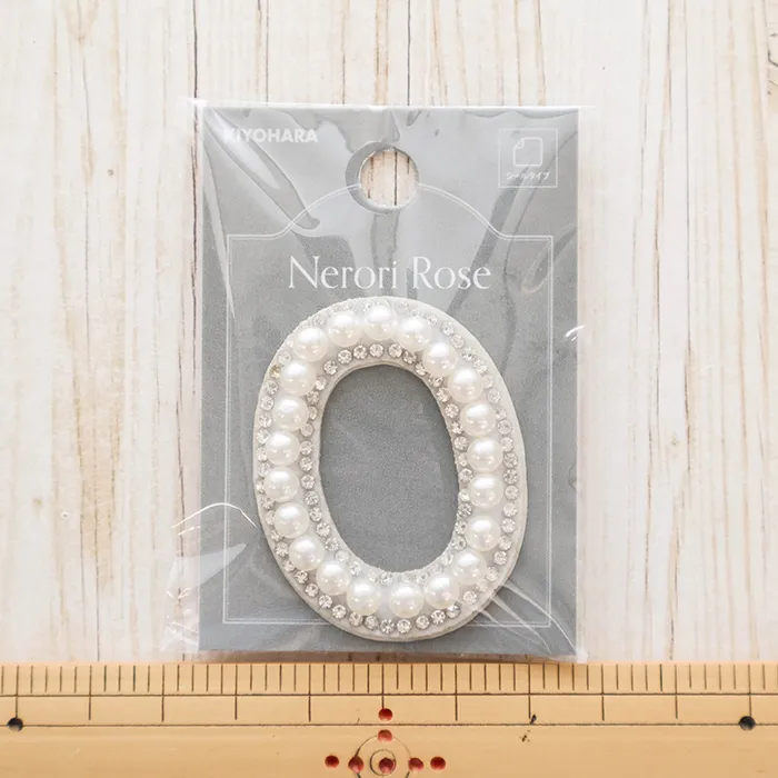 シールワッペン　パールアルファベット　O