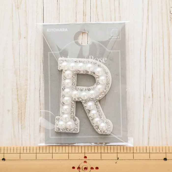 シールワッペン　パールアルファベット　R