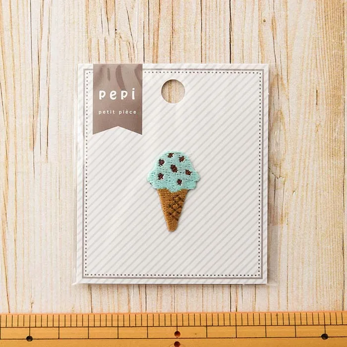 アイロン接着ワッペン　Pepi